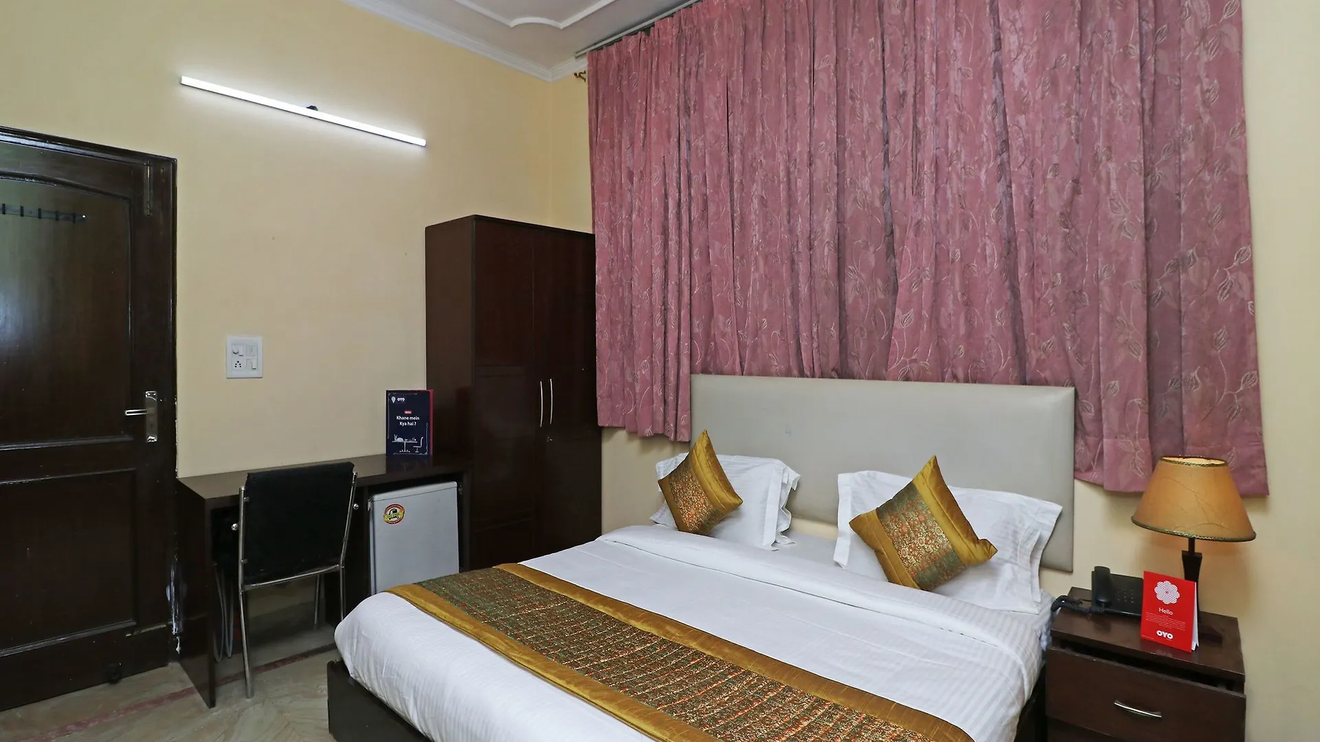 Oyo 10583 Hotel Amigo グルガウン