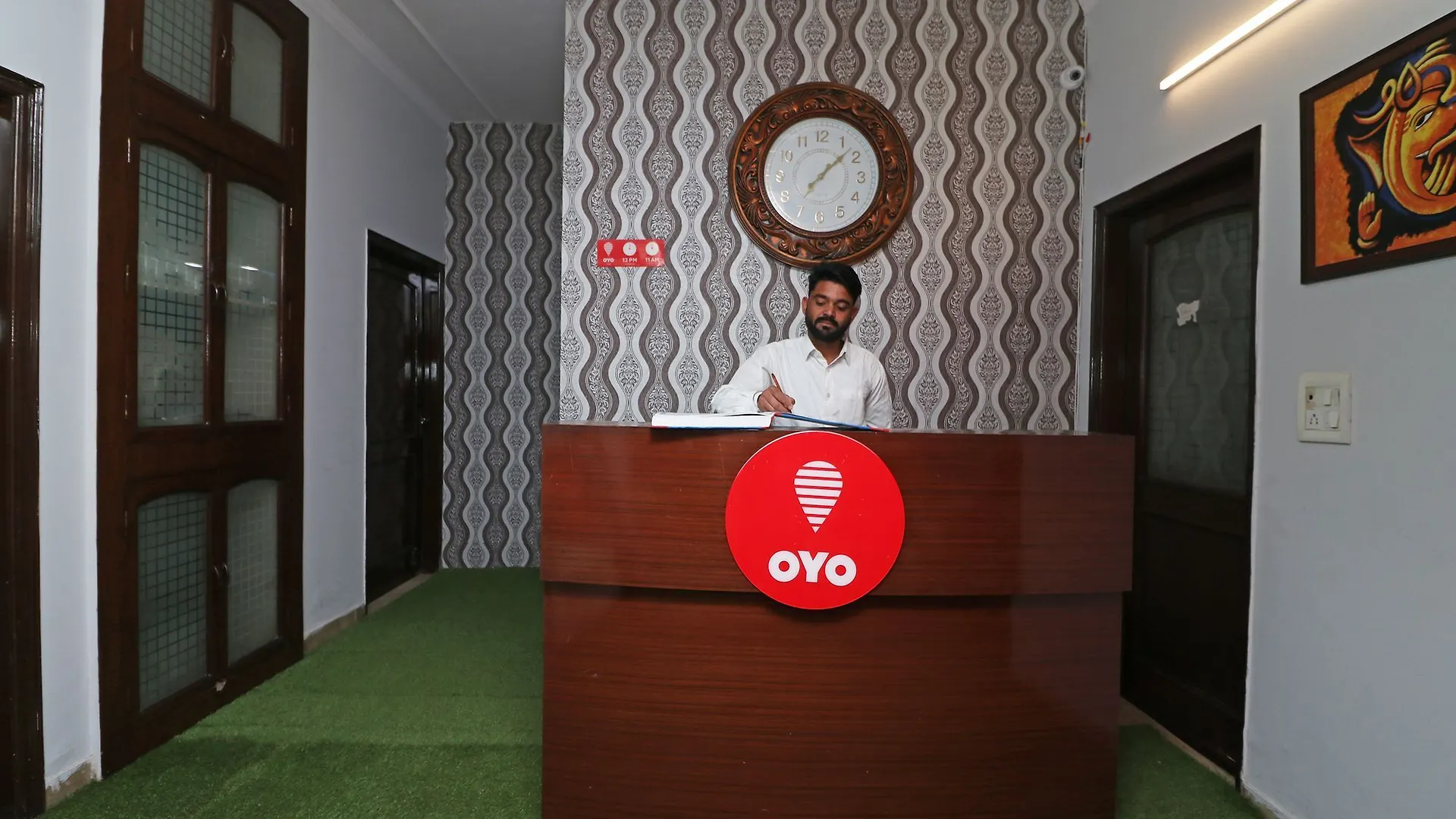 Oyo 10583 Hotel Amigo グルガウン
